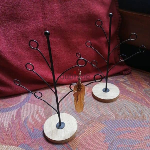 Earrings tree metal display 1