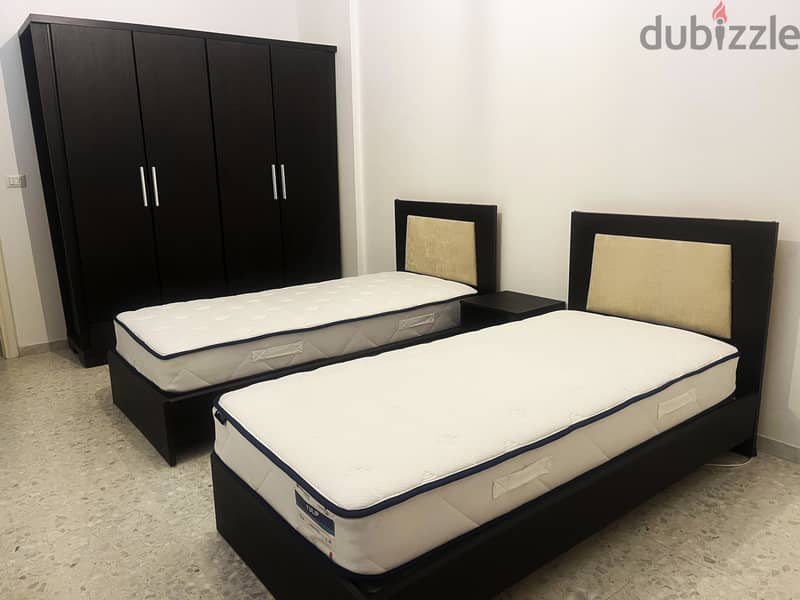 Full used Bedroom good condition غرفة نوم كاملة تختين مفرد بحالة جيدة 0