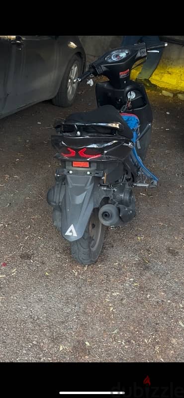 v150 azzo 2024 1800km used like new 1