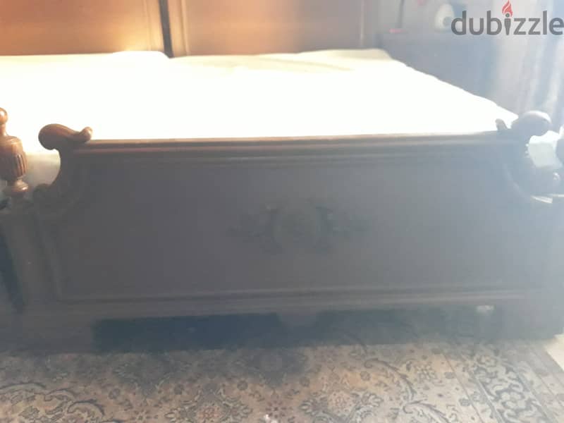 Bed room to sale غرفة نوم 3