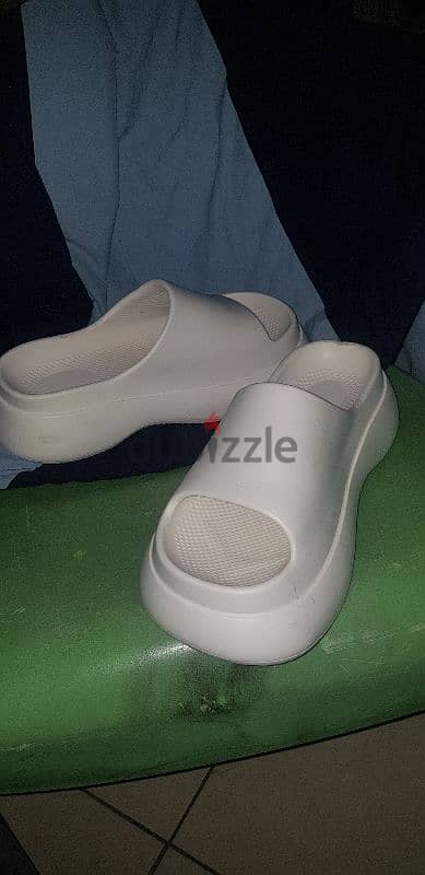 slipper white size 38-39