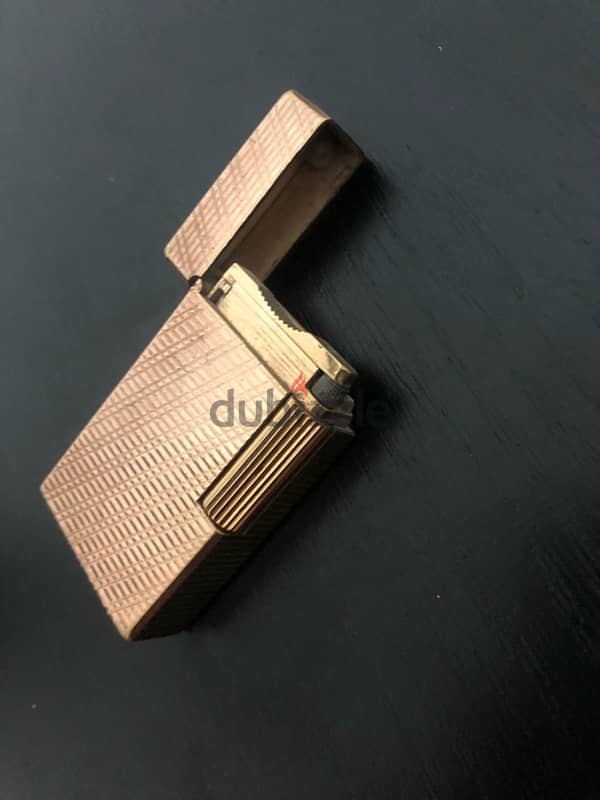 dupont lighter in a very good condition with 2 real diamonds 1