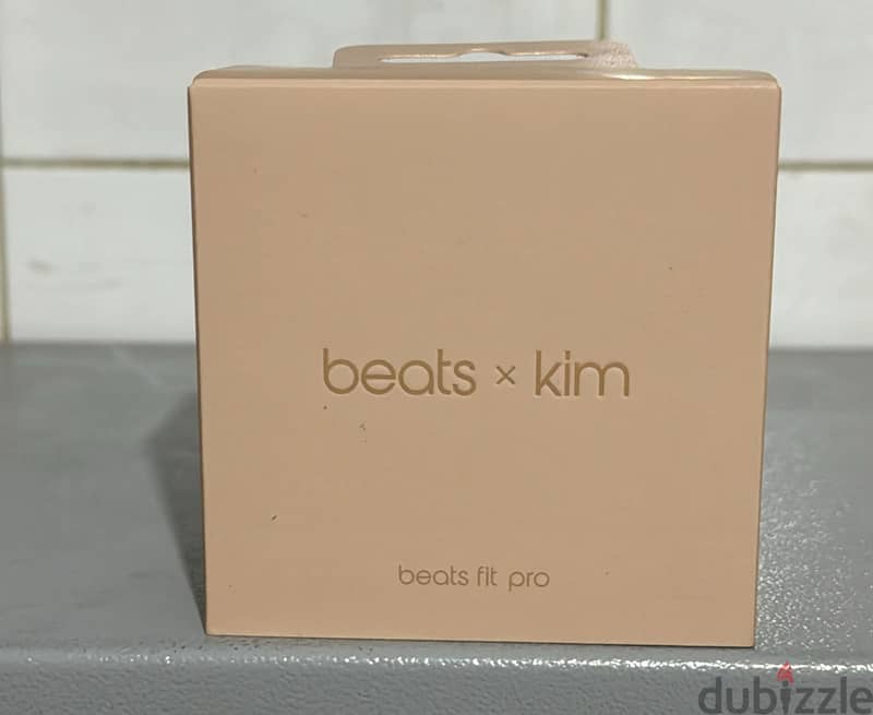 Beats Fit Pro Moon (kim collection) 0