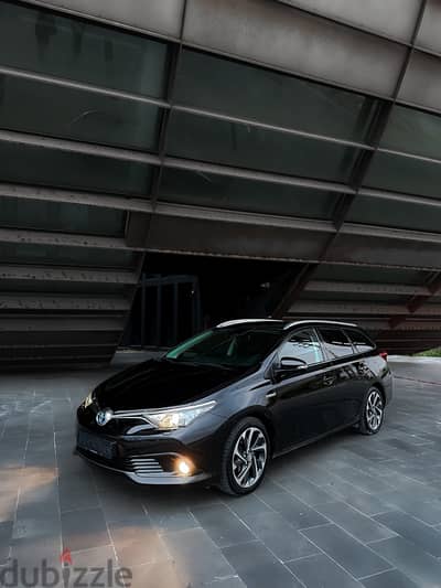 Toyota Corolla Hatchback 2016