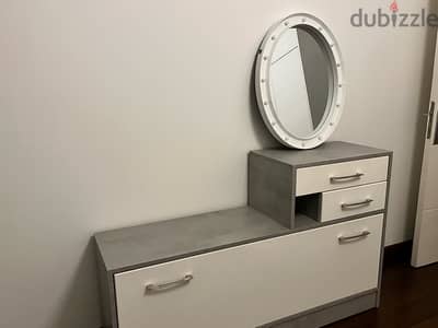 mirror and shoes cabinet