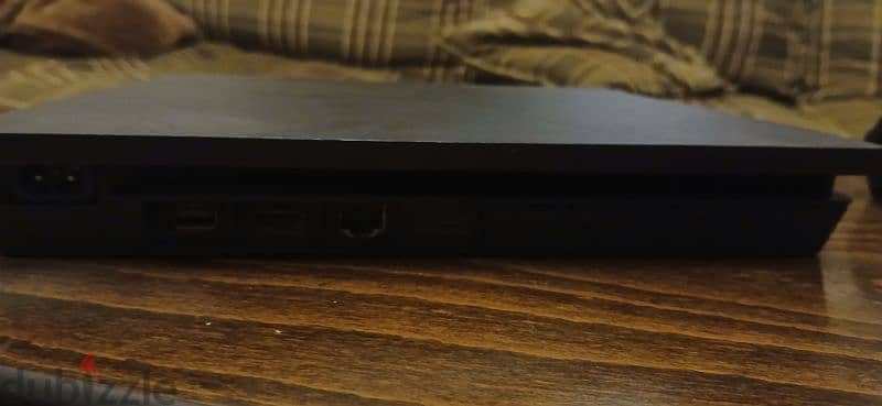 Ps4 used like new 1