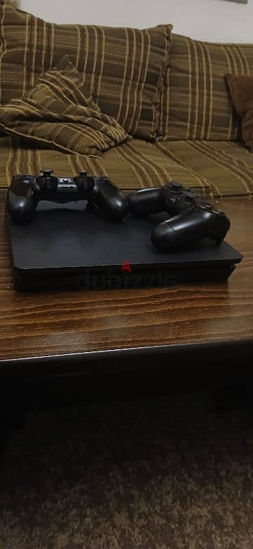 Ps4 used like new 2