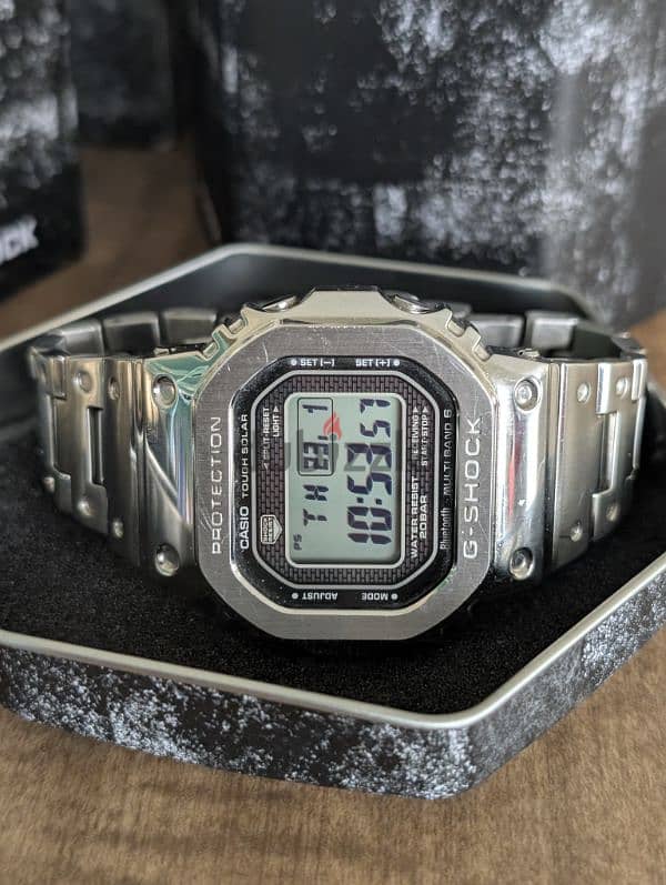 Casio g-shock AWM-500GD-9 & GMW-B5000D-1 3