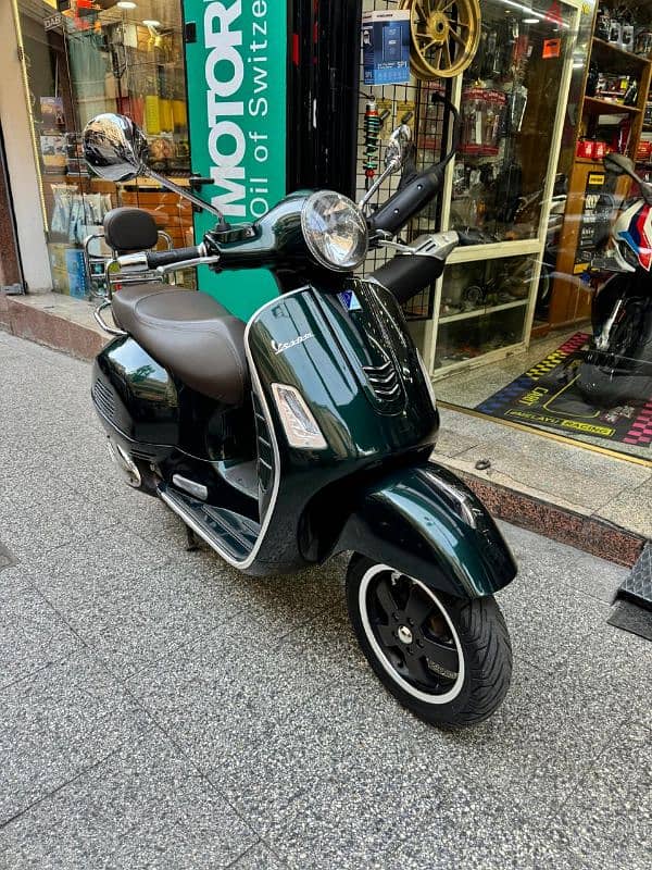 vespa gts 2