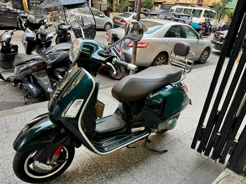 vespa gts 4