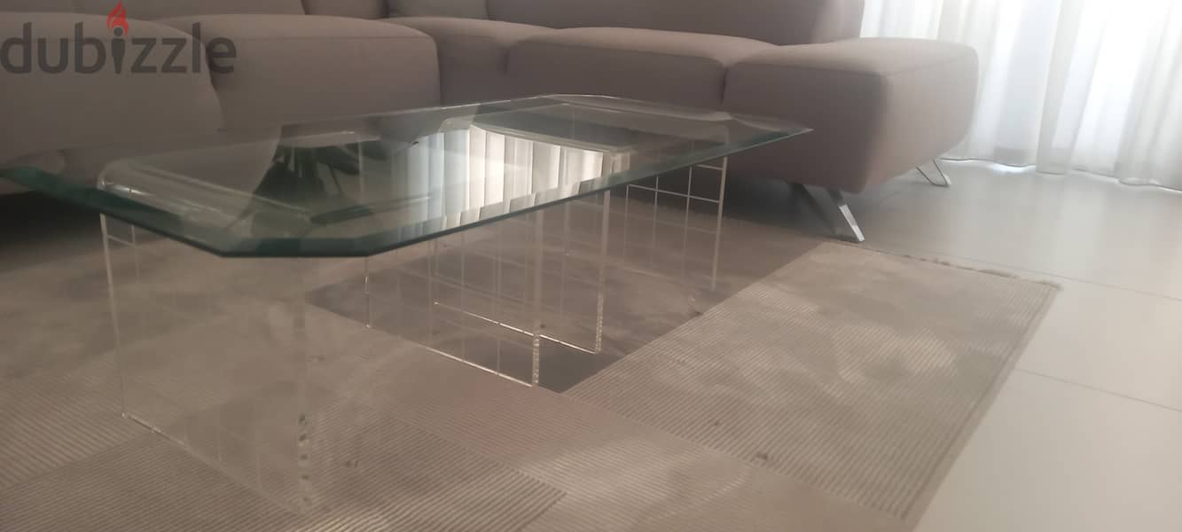 glass table with plexiglass support 4