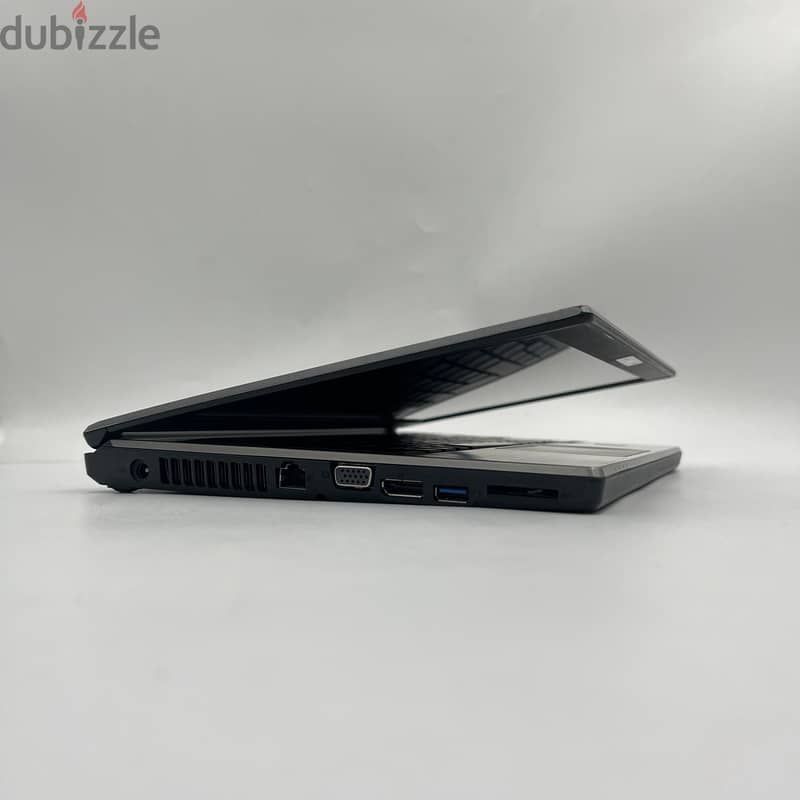 4950-Used Laptop Fujitsu LifeBook E736 Core i5 6200U 6th Gen 8GB DDr4 3