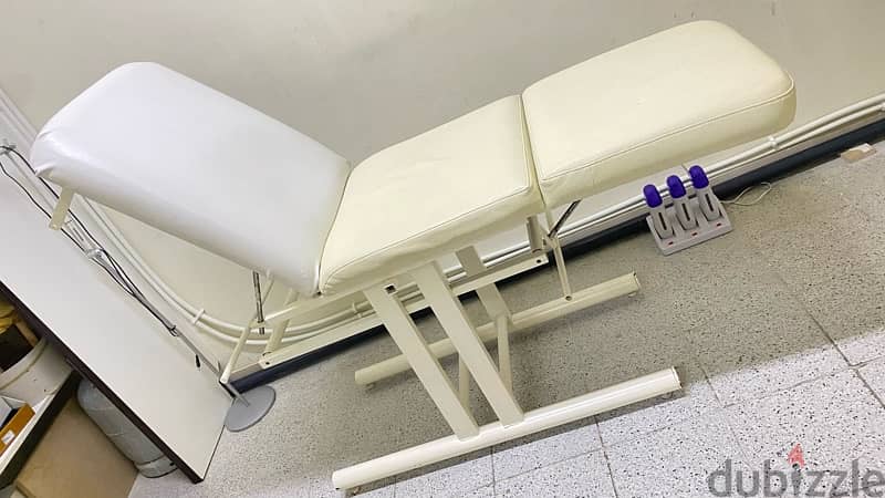 Chariot Medical esthetic bed 1