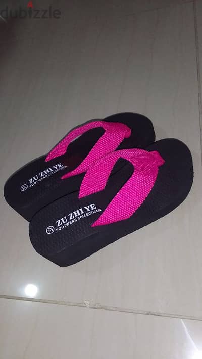 black summer slippers for woman