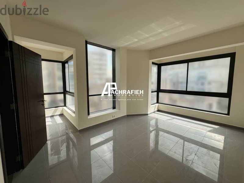 Office For Rent in Adlieh - مكتب للأجار في العادلية 0