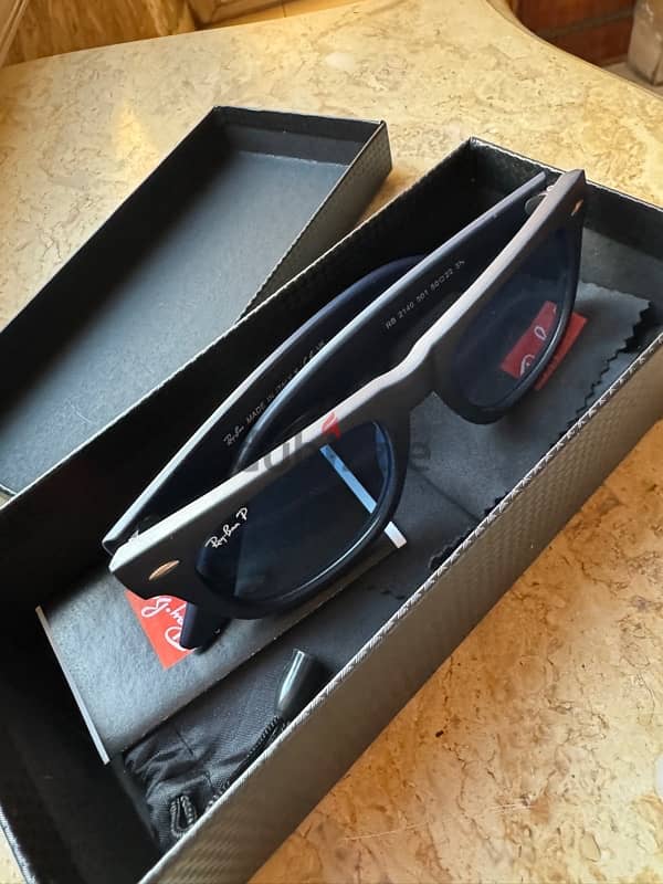 Rayban wayfarer polarized dark& blue matte 7