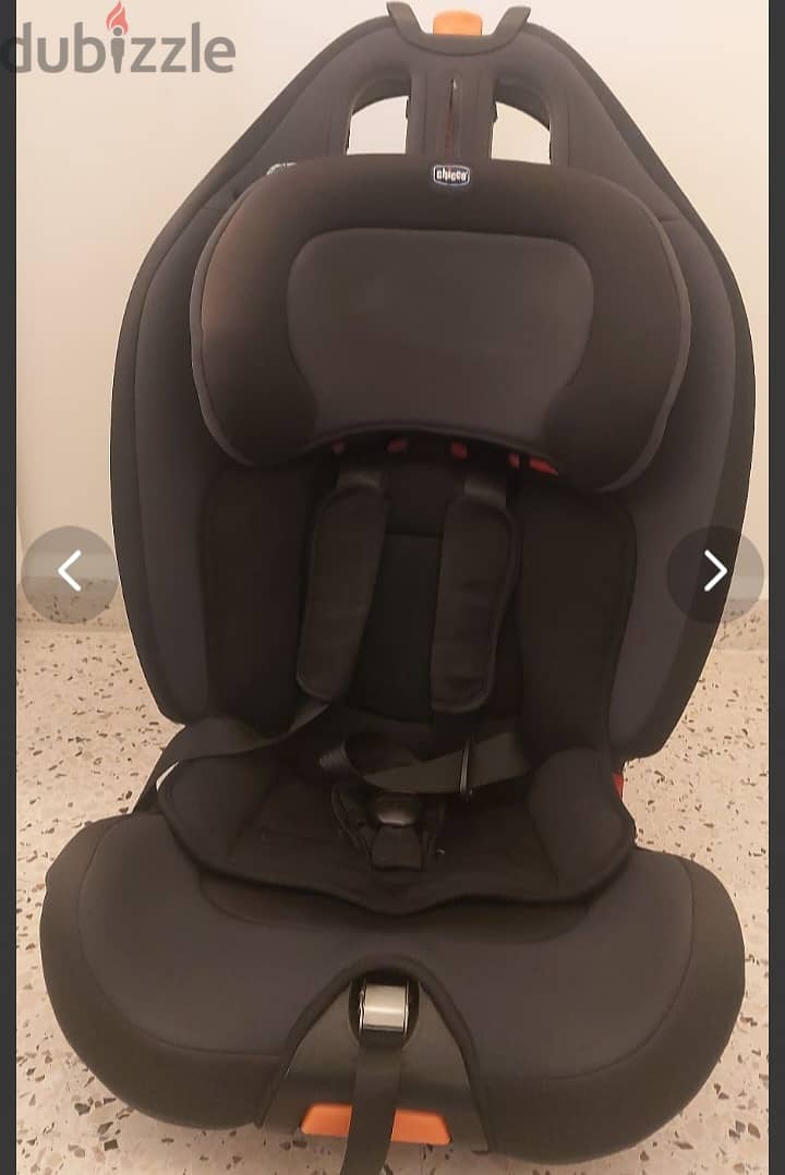 Chicco carseat and booster from 9 months til 12free delivery years 4