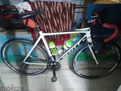 Scott road bike Lal be3 10 x2 vitess 105 ktir ndife