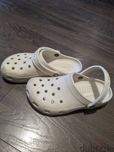 Crocs size 6