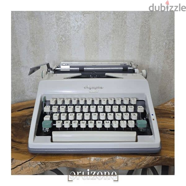 Olympia Monica typewriter/dactylo 1