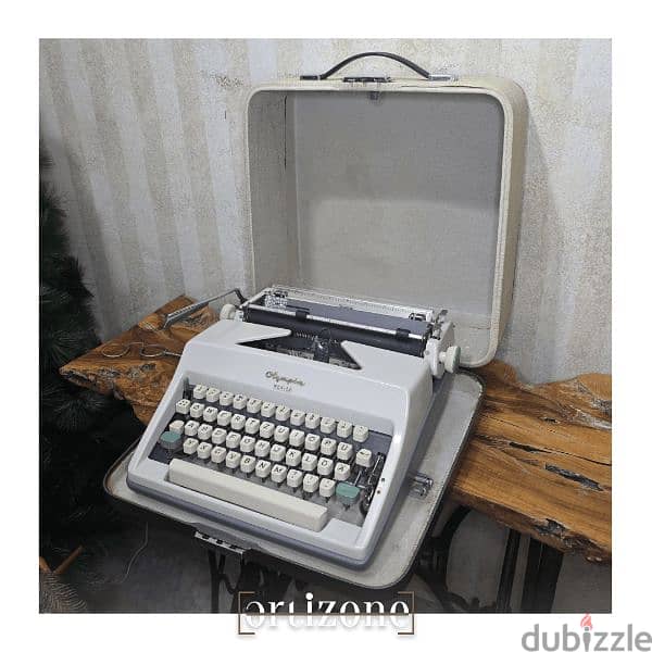 Olympia Monica typewriter/dactylo 2