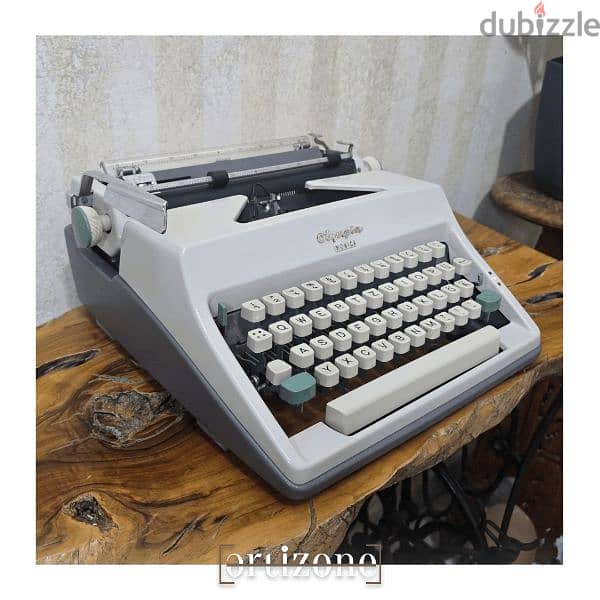 Olympia Monica typewriter/dactylo 5