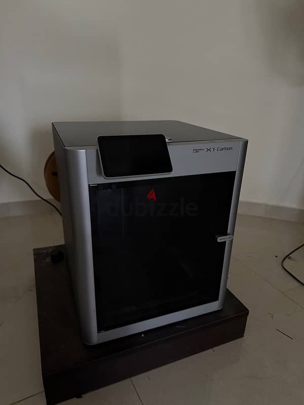 3d printer newest model by bambo lab very clean like new almost used 1