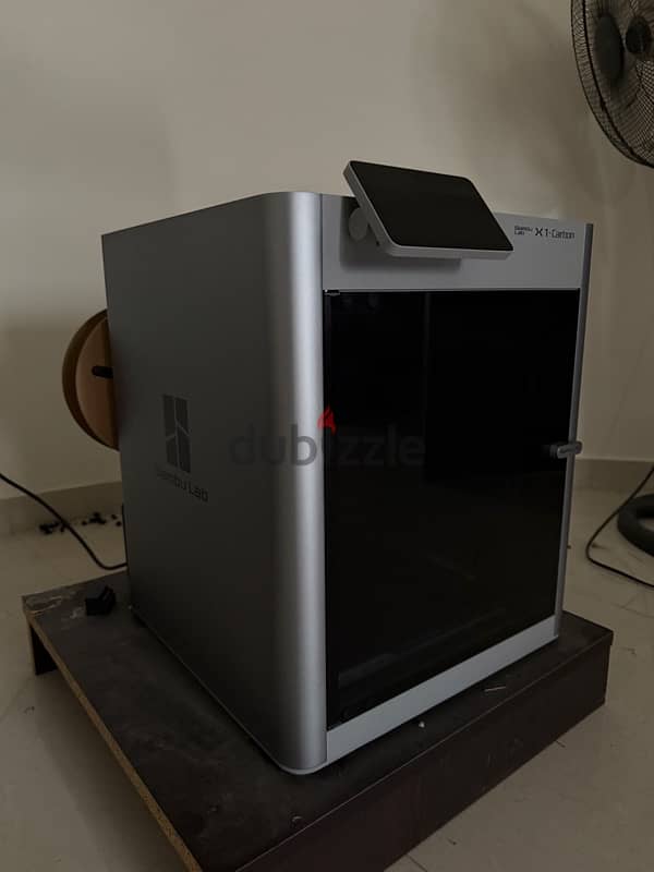 3d printer newest model by bambo lab very clean like new almost used 3