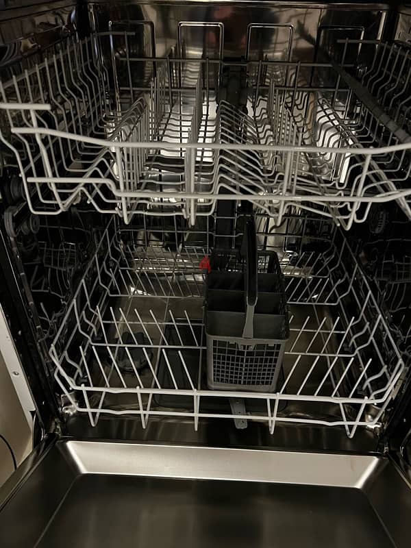 Dishwasher very good condition 1