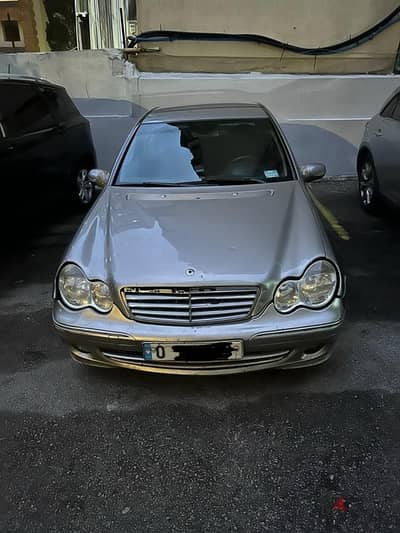 Mercedes-Benz C-Class 2005