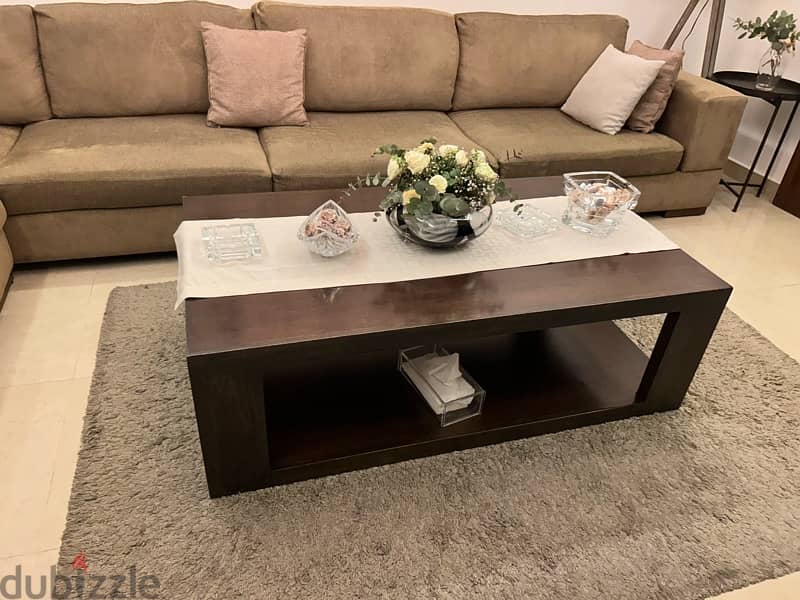 L shape living room and middle table 1