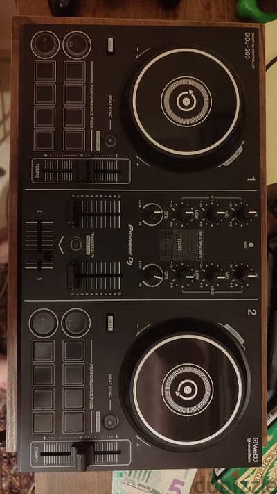 DDJ-200 used in good condition