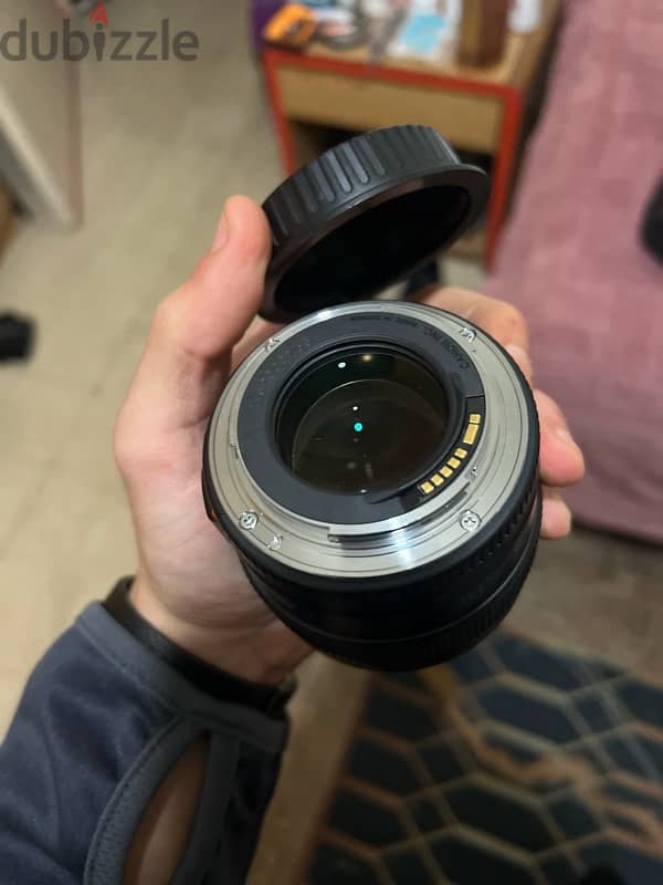 Canon lens 85mm 1.8 3