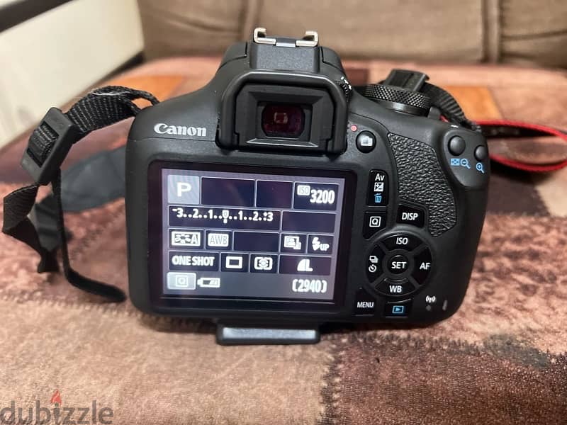 CANON DSLR 2000D 1