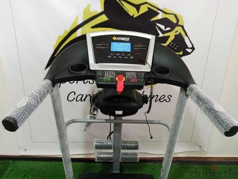 NNew fitness  treadmill 2hp, vibration massage 4