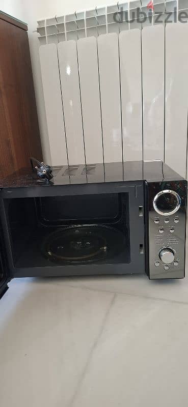 Microwave "Like New" 3