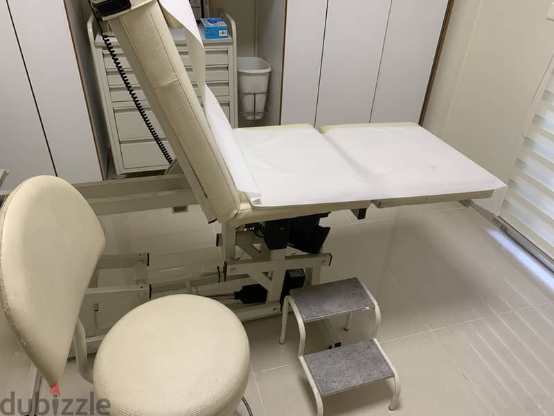 Complete clinic furniture 5