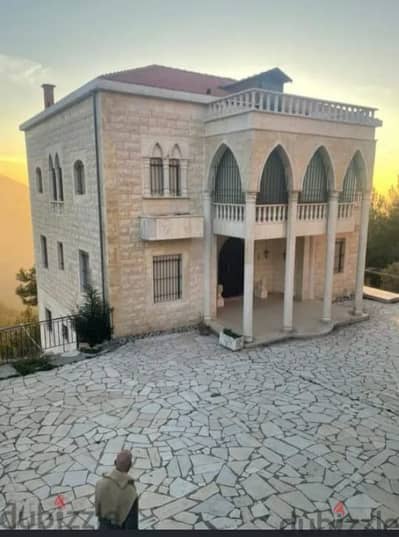 villa For sale in azra keserwen فيلا للبيع في عدرا كسروان