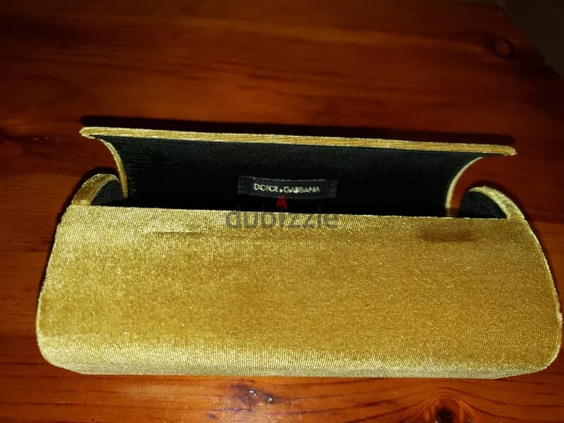 Gucci Sunglasses Woman And Dolce & Gabbana Sunglasses Case 8