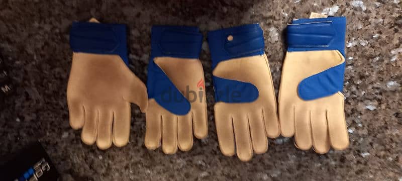 football gloves 1