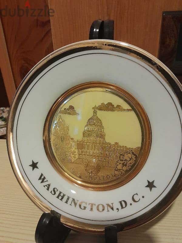 Collectible Washington capitol Etched Scene  24kt. Trim.  15cm . 2