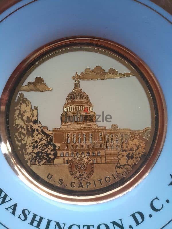 Collectible Washington capitol Etched Scene  24kt. Trim.  15cm . 3