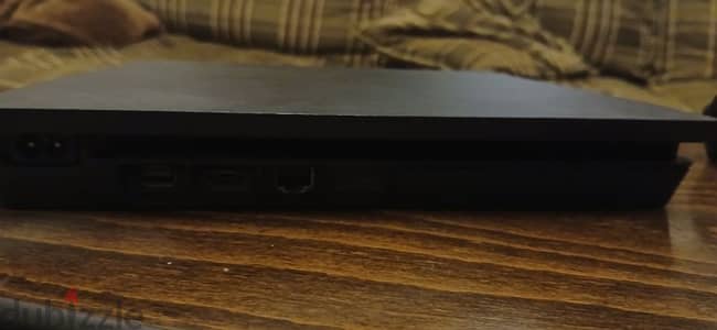 Ps4 slim used like new