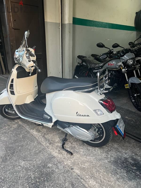 VESPA GTS 300 4