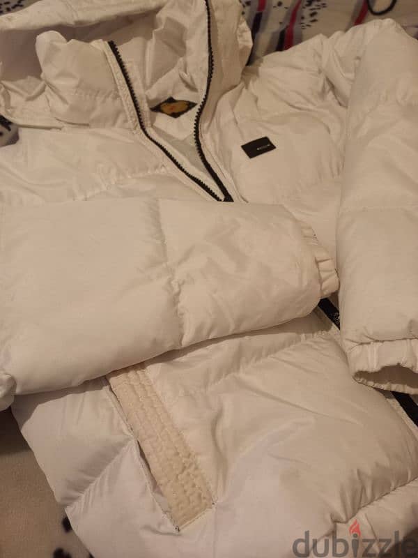 white puffer jacket 1