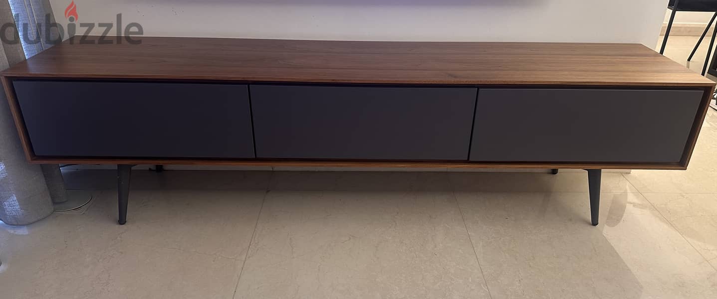 TV unit 0