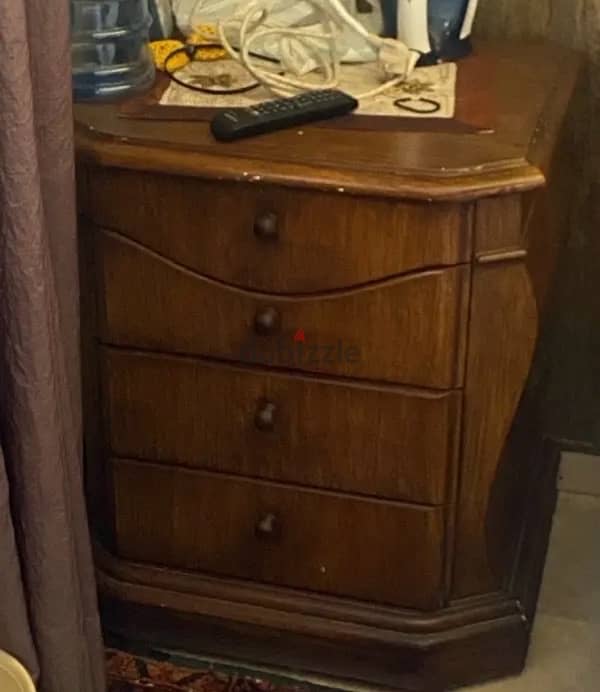 Dresser comode 1