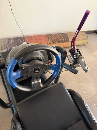 Play seat with thrustmaster wheel