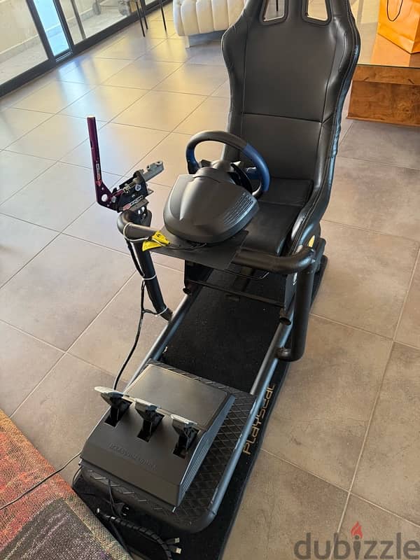 Play seat with thrustmaster wheel 2