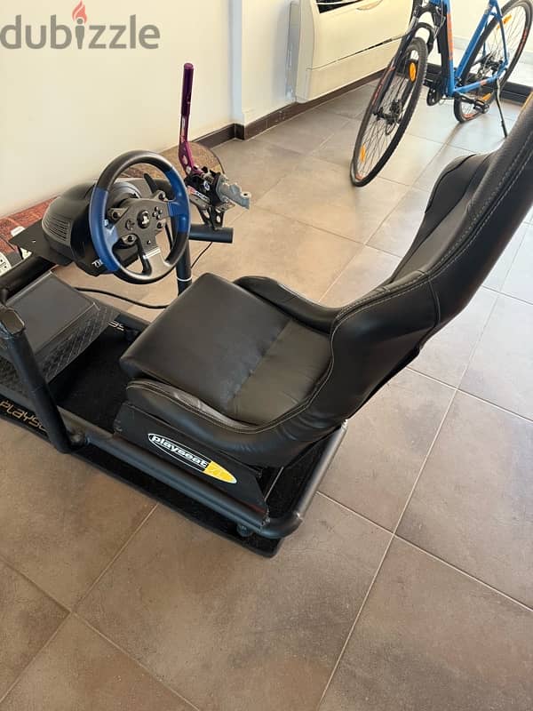 Play seat with thrustmaster wheel 4